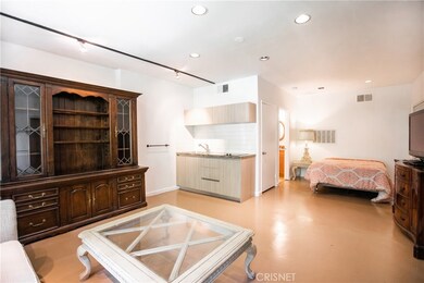 21811 San Miguel St, Woodland Hills, CA 91364 - photo 4