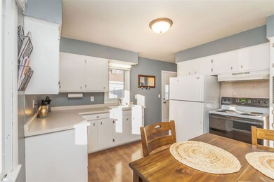 1211 W 9th St, Cedar Falls, IA 50613 - photo 2