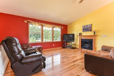007-Living_Room-3087614-large