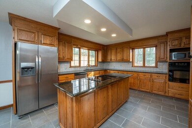 10 Deer Run Dr, Wilbraham, MA 01095 - photo 4