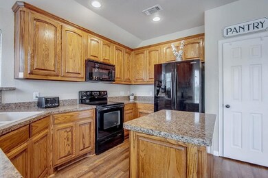 806 Spring Creek St, Cleburne, TX 76031 - photo 5