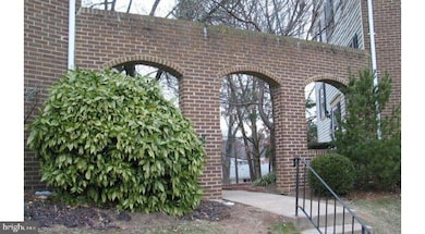 1034 Salisbury Ct, Sterling, VA 20164 - photo 2