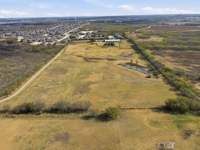 1045 Floyd Hampton Rd, Crowley, TX 76036 - photo 4