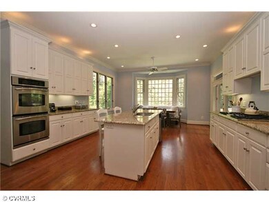 Kitchen - Beautiful Kitchen with oversized island