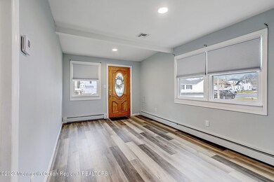 127 Cedar Ave, Middletown, NJ 07748 - photo 5