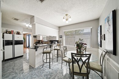 10706 Braes Bayou Dr, Houston, TX 77071 - photo 3