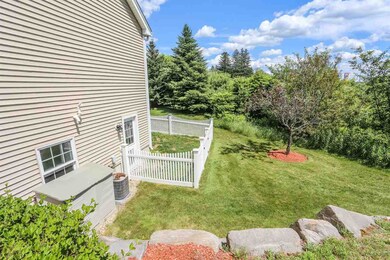 8 Blackford Ln, Epping, NH 03042 - photo 4