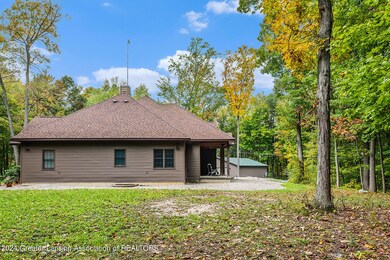 007_3575_w_maple_rapids_road_exterior-7
