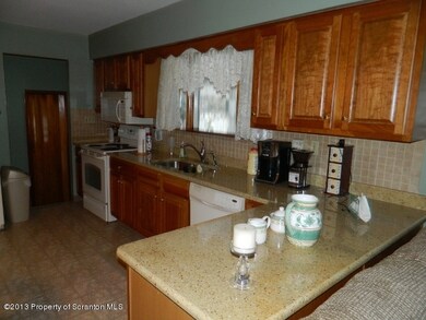 1410 Watson St, Scranton, PA 18504 - photo 6