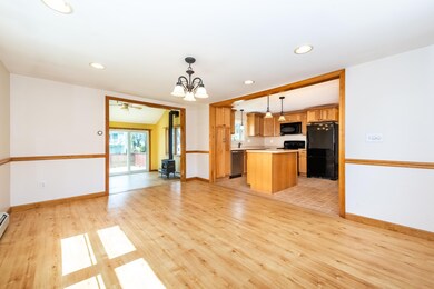 5 Maplecrest St, Newmarket, NH 03857 - photo 5