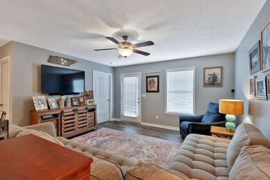 1821 Lakin Ln, Columbia, TN 38401 - photo 5