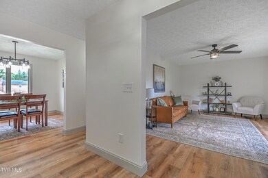 1109 Meadow Ln KB-12