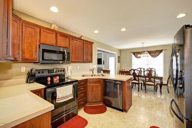 8620 Sanctuary Ln, Louisville, KY 40291 - photo 7