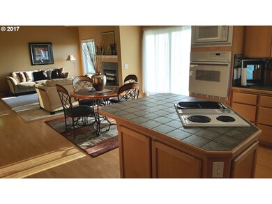 Living Room/Dining Room