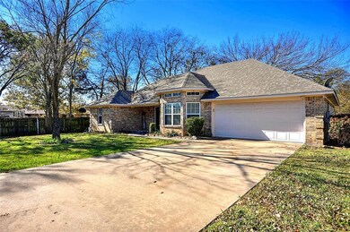 102 Chrissa Dr, Pottsboro, TX 75076 - photo 4