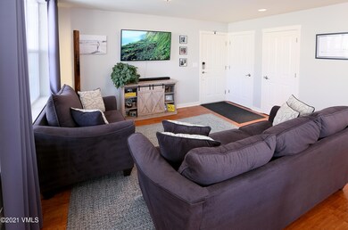 founders_c203_living_2