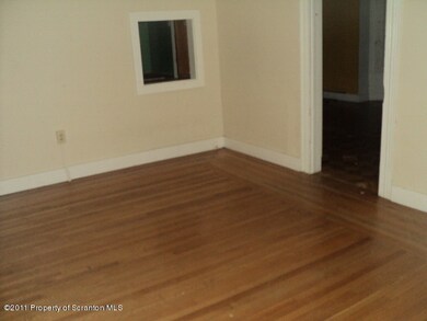 632 Willow L 18 St, Scranton, PA 18505 - photo 3