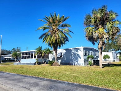 5722 Danbury Ln unit 110, Sarasota, FL 34233 - photo 5