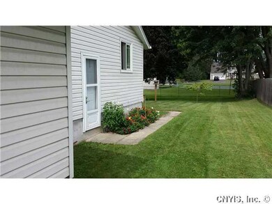 Exterior Front RIGHT SIDE OF HOME WITH A NICE FLOW