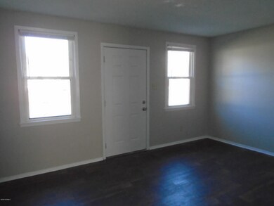 1250 Davis St, Jacksonville, NC 28540 - photo 3