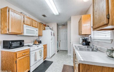 205 Pickwicket Dr, Conway, AR 72034 - photo 5