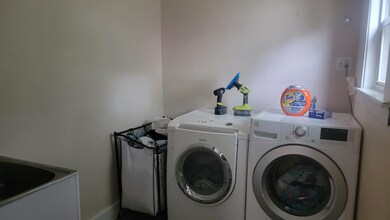 14 Bond St, Claremont, NH 03743 - photo 4