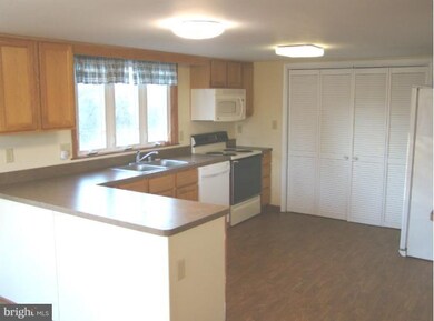 916 Cumberstone Rd, Harwood, MD 20776 - photo 7