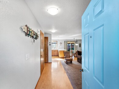 417 SW 9th Ave, Canby, OR 97013 - photo 4