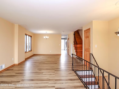 43 Cherrywood Ct, Staten Island, NY 10308 - photo 6