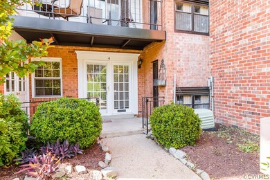 FRONT ENTRANCE, DOUBLE DOORS, LAUNDRY ROOM TO THE