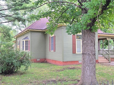 1002 E Main St, Cherryvale, KS 67335 - photo 5