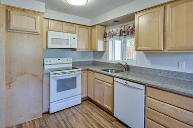 14-web-or-mls-2410 SW 25th St-14