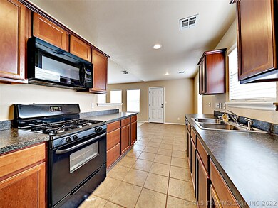 unlisted-address, Broken Arrow, OK 74012 - photo 4