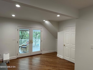 33 Bible St unit 2nd Floor, Cos Cob, CT 06807 - photo 4