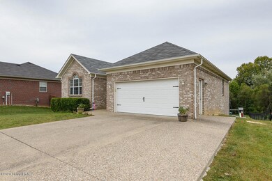 181 Berger Farm Dr, Mount Washington, KY 40047 - photo 2