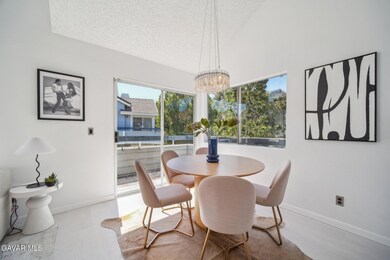 11-web-or-mls-Flo Ln-1505-011