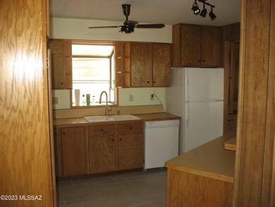 5364 Lazy S Kitchen 1