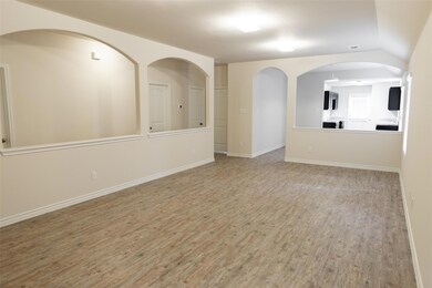 1709 Oriole St, Ennis, TX 75119 - photo 4