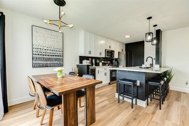 Great place to entertain with tons of seating in d