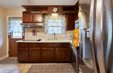 694 Rd 307 Scr Pocono Hwy, Moscow, PA 18444 - photo 6