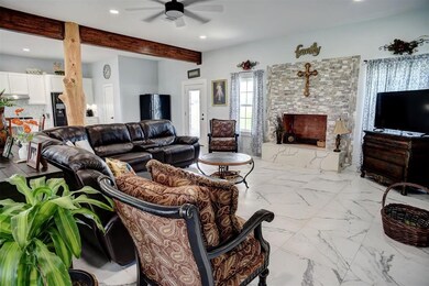 626 Sparta Field Rd, Waelder, TX 78959 - photo 5