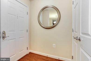 4129 S Four Mile Run Dr unit 204, Arlington, VA 22204 - photo 3