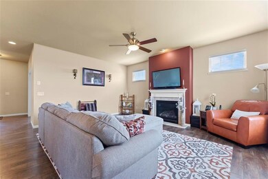 343 E Whispering Pines Way, Verona, WI 53593 - photo 3