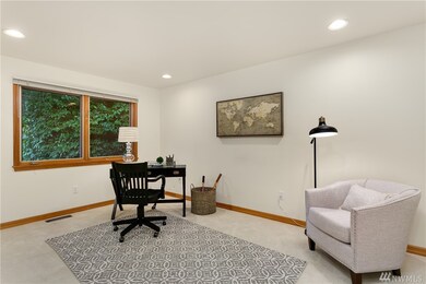 3123 Hunts Point Rd, Hunts Point, WA 98004 - photo 3