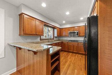 10S160 Alma Ln unit 3, Naperville, IL 60564 - photo 4