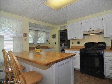 63 Austin St, Wakefield, RI 02879 - photo 5
