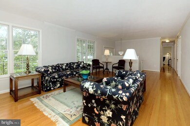 3614 Laurel Leaf Ln, Fairfax, VA 22031 - photo 3