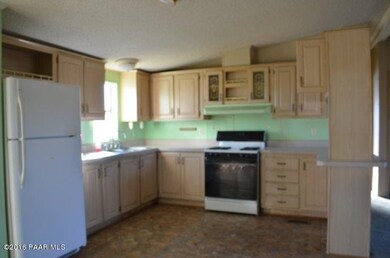 221 E Pittsburgh Rd, Paulden, AZ 86334 - photo 7