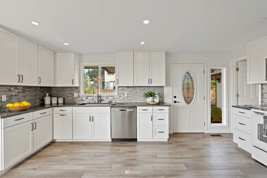 1039 Edmonds St, Edmonds, WA 98020 - photo 7