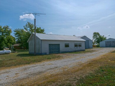 1130 N County Road 350 E, Tuscola, IL 61953 - photo 6